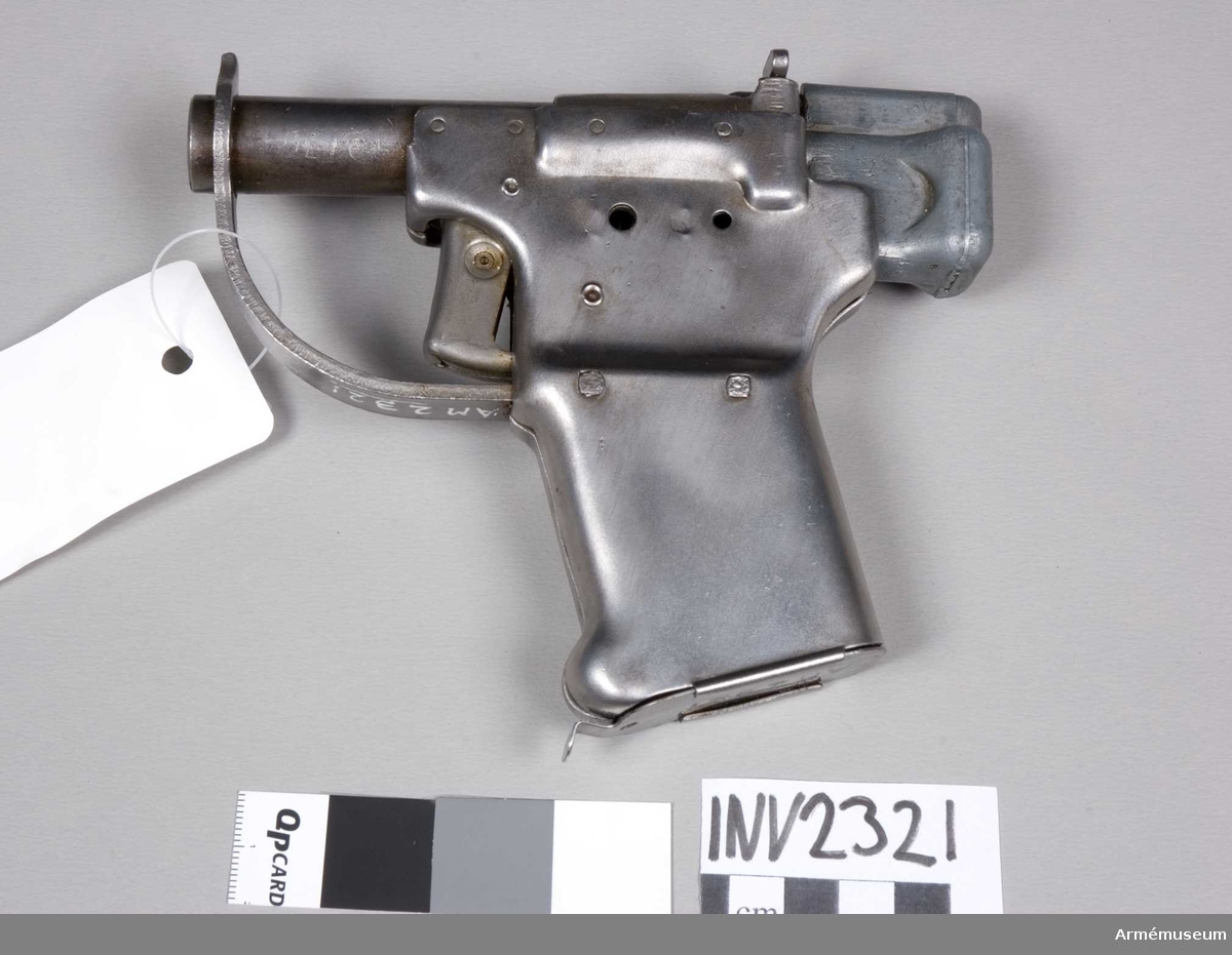 Figure 4 — Detail showing the stamped sheet-steel construction that defines the whole gun. Source: commons.wikimedia.org.