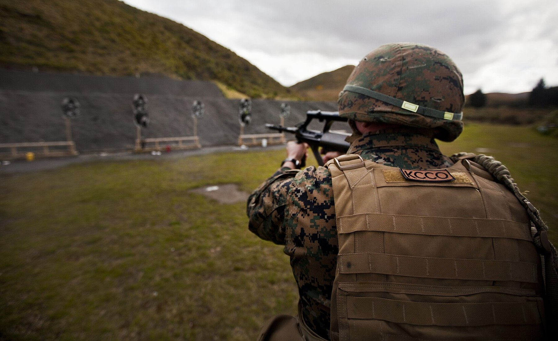 Figure 15 — A US Marine military policeman firing the New Zealand Army's IW Steyr on a familiarisation range at Waiouru Military Camp during exercise Southern Katipo 2013. Photograph: US Marine Corps, public d…